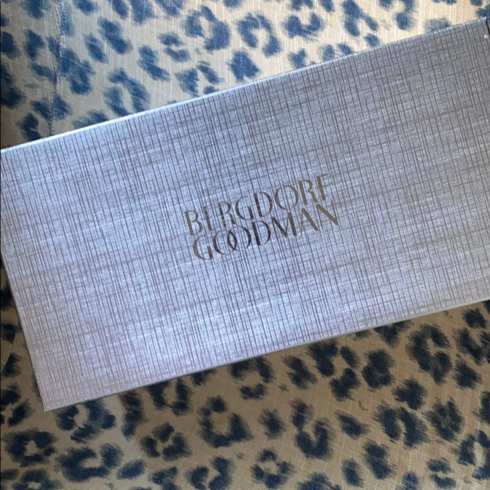 Bergdorf Goodman Gift Box - Picture 1 of 3